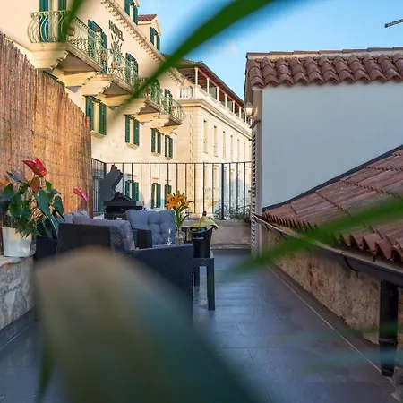 Lola - Zf Hvar Apartman